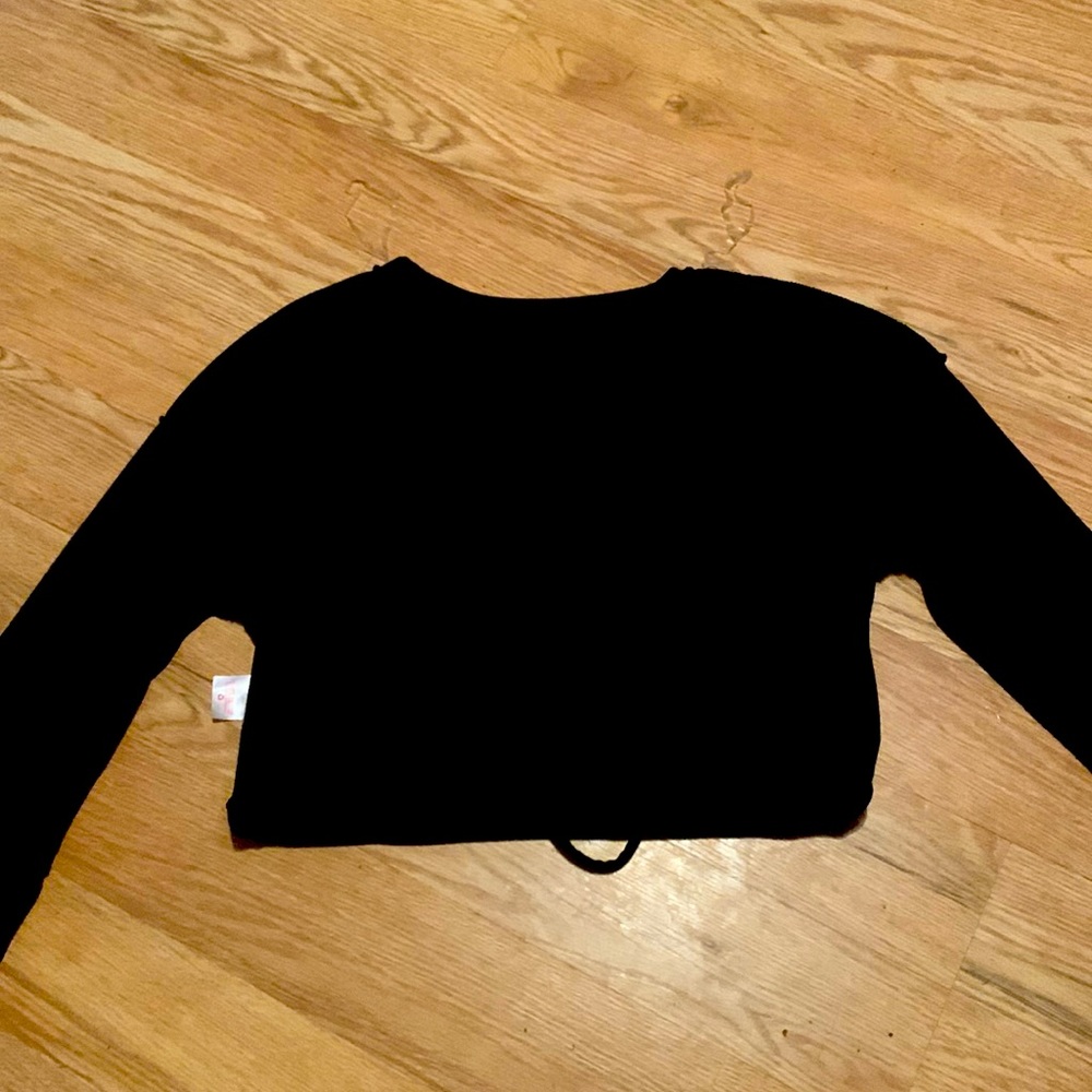 Women’s   a velvet material crop top shirt never worn